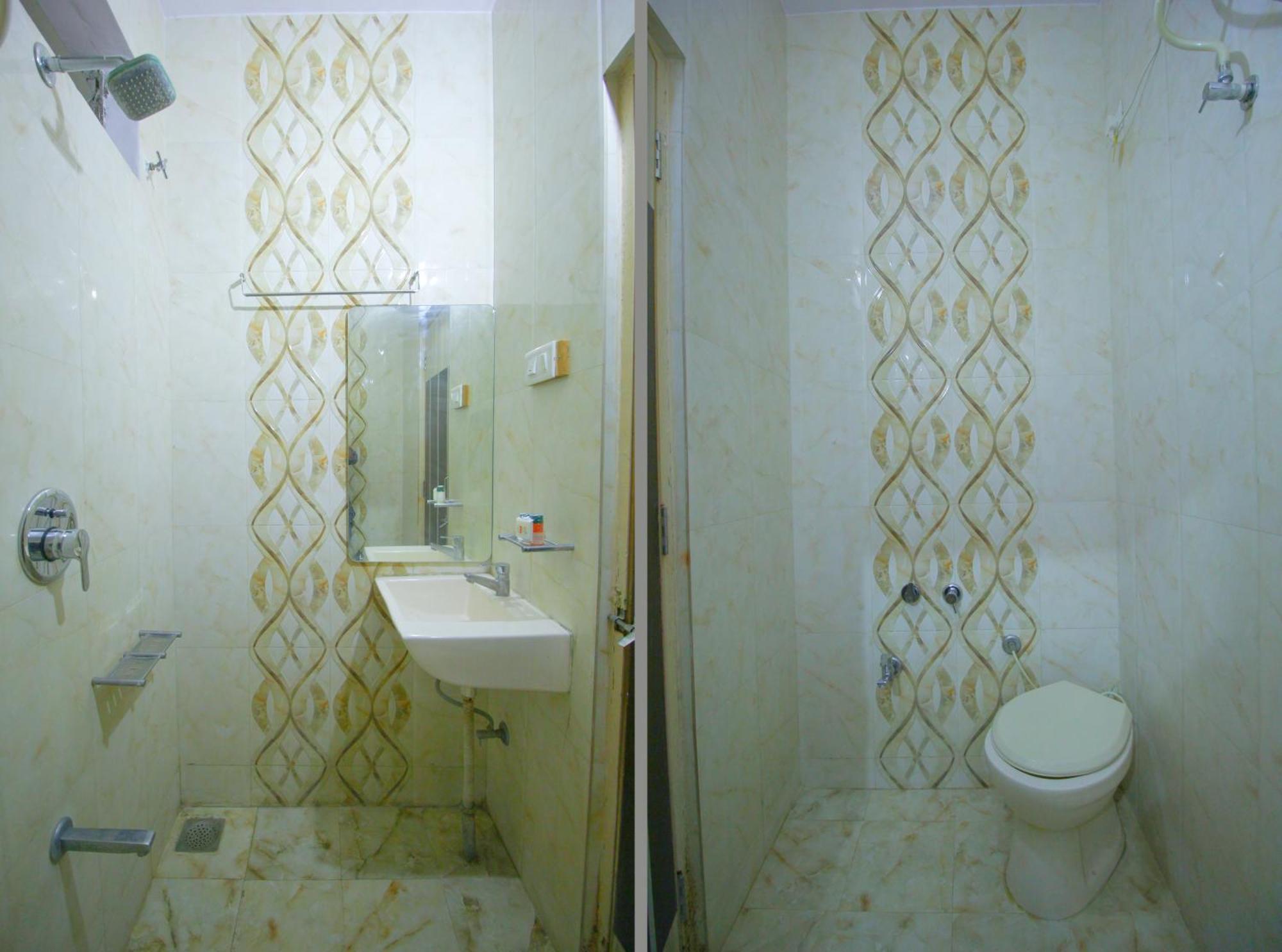 Hotel Upasana Райкот Екстериор снимка