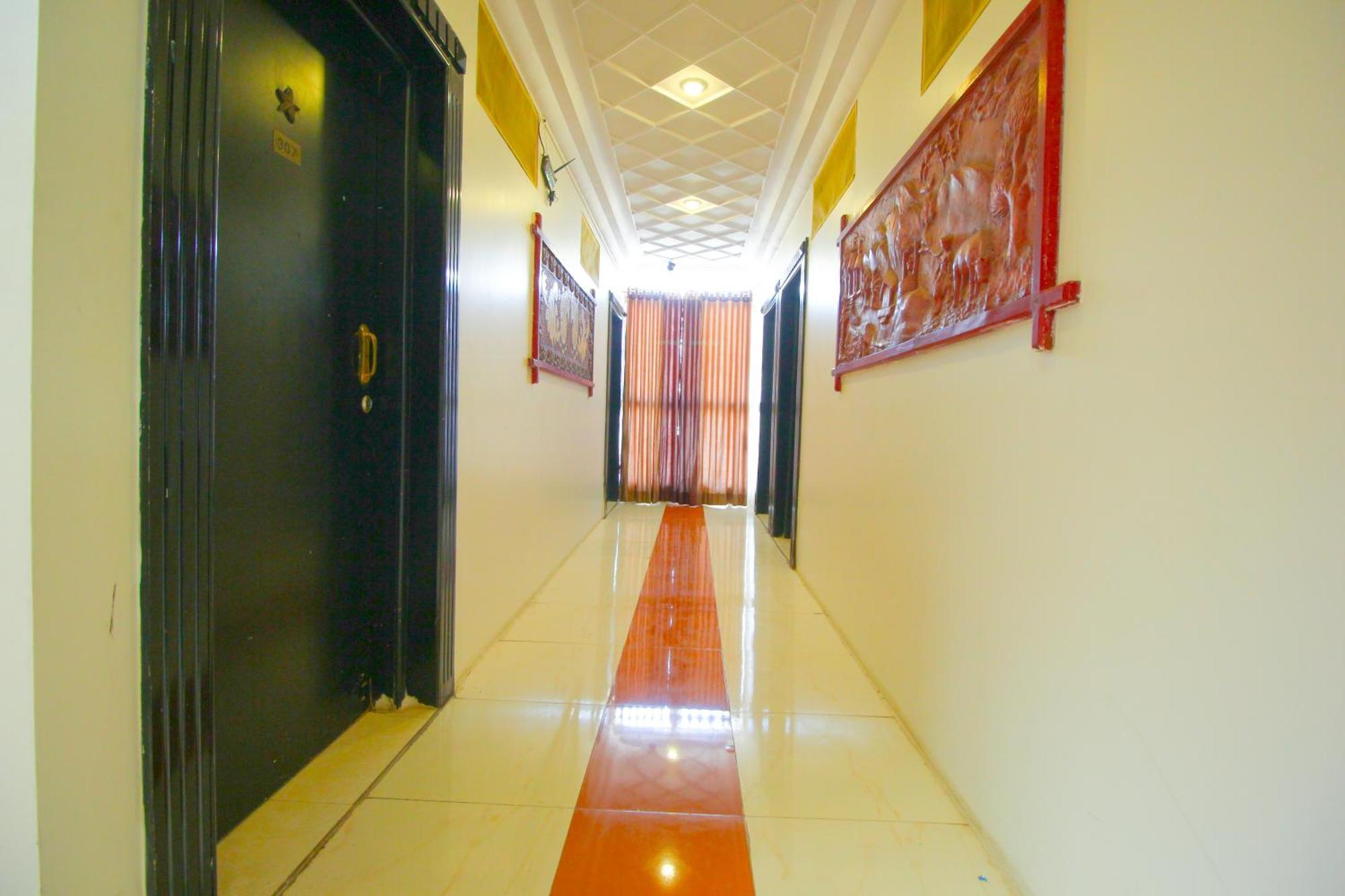 Hotel Upasana Райкот Екстериор снимка