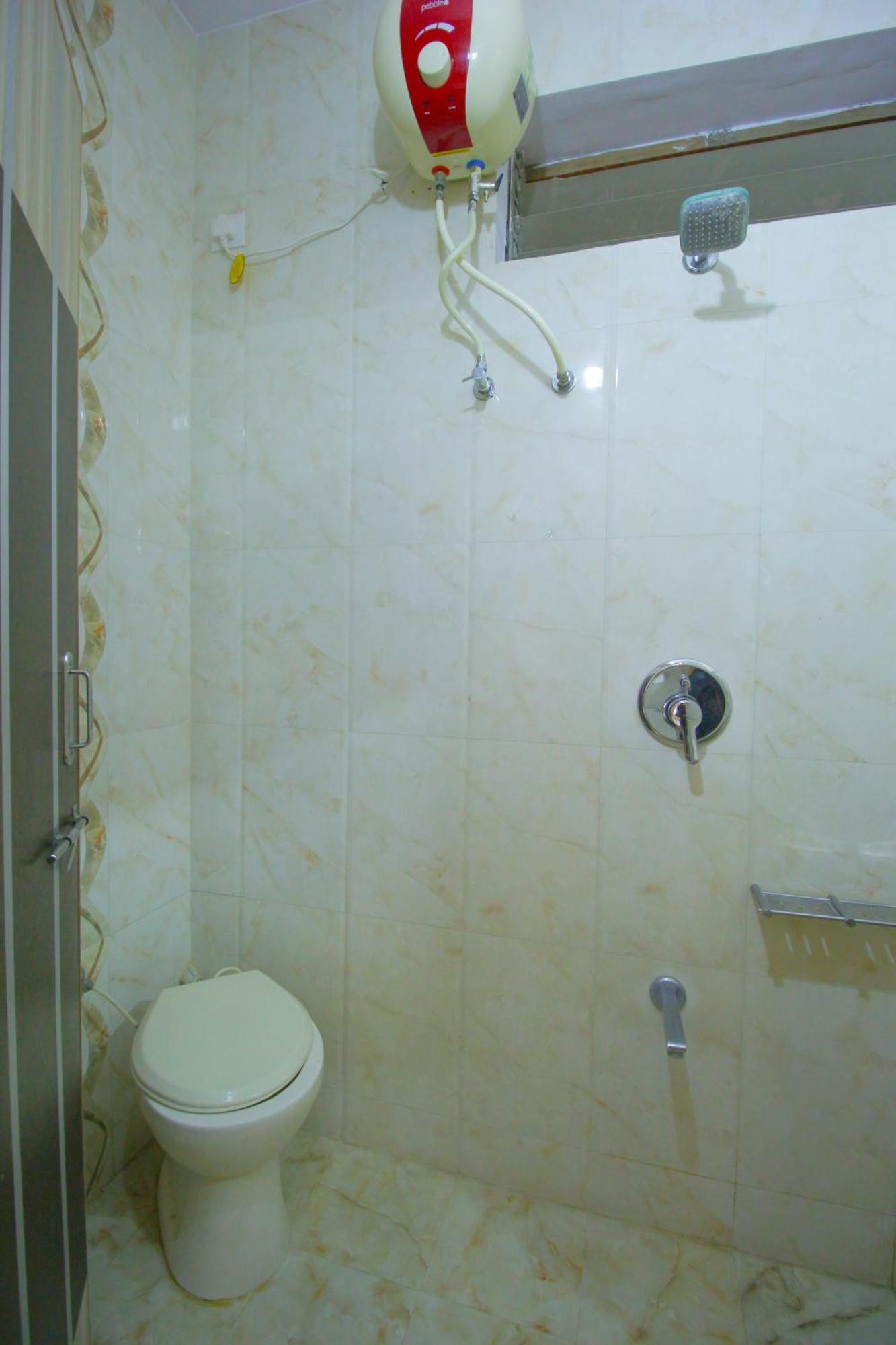 Hotel Upasana Райкот Екстериор снимка