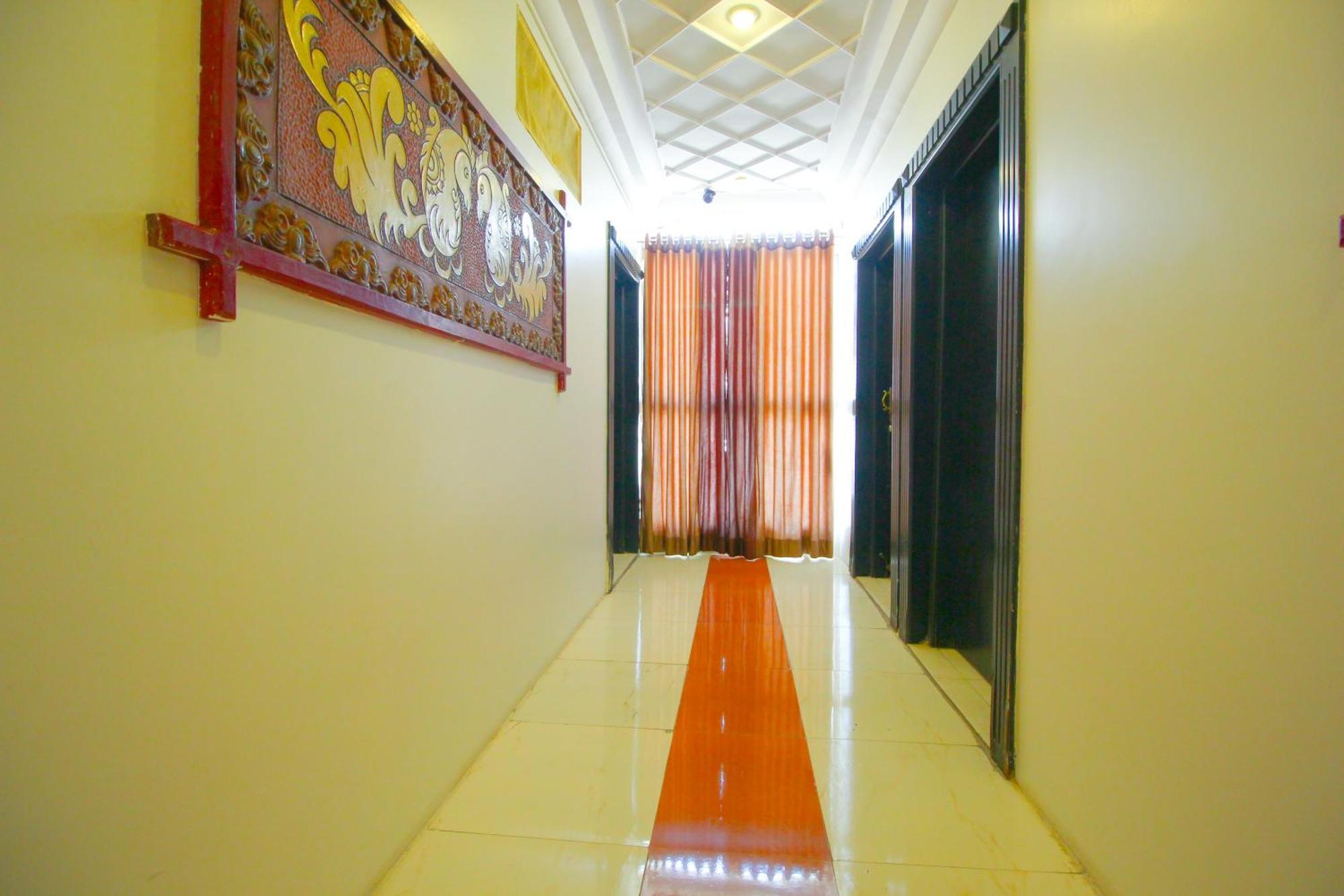 Hotel Upasana Райкот Екстериор снимка