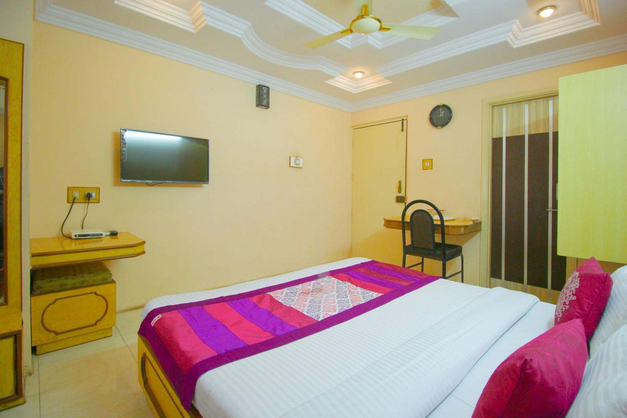 Hotel Upasana Райкот Екстериор снимка