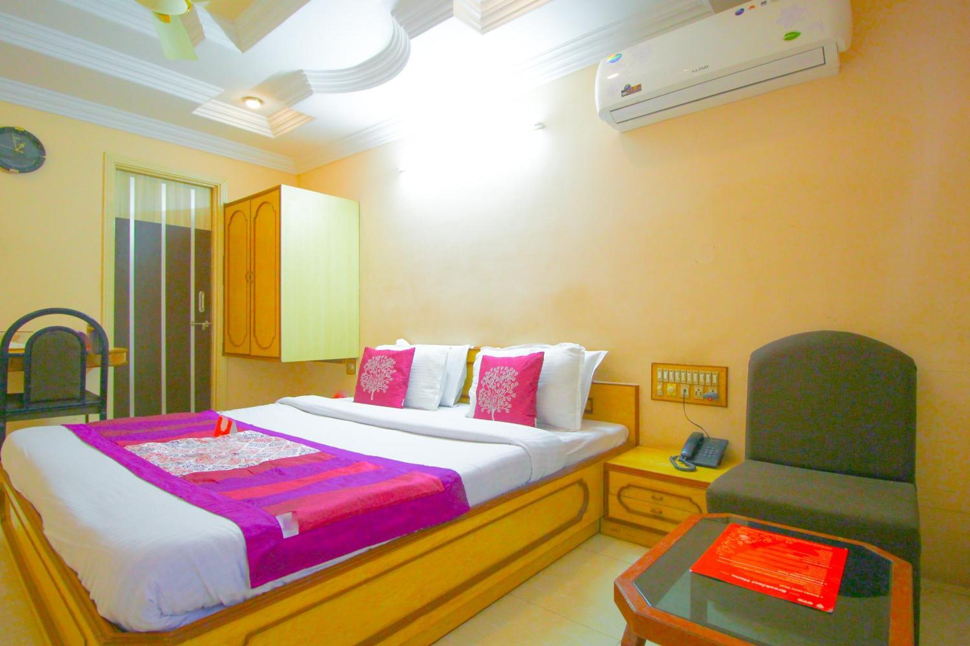 Hotel Upasana Райкот Екстериор снимка